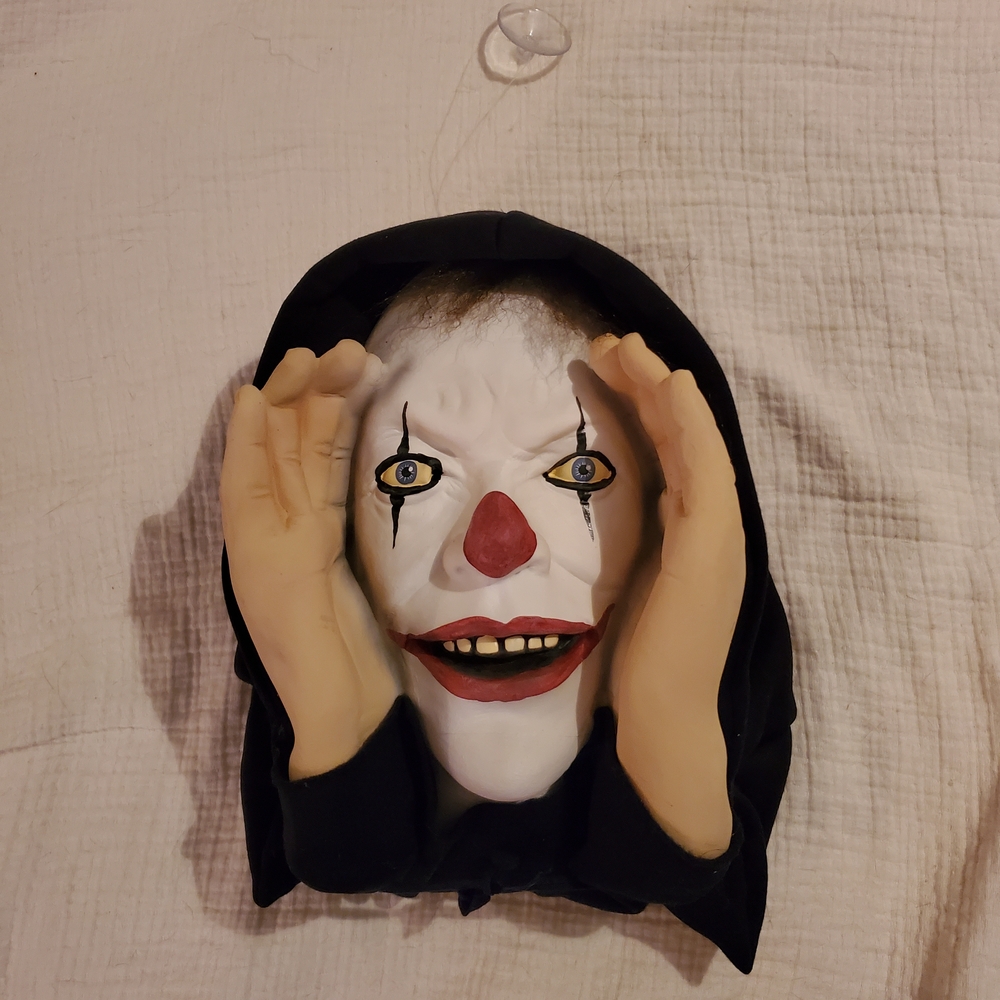 3D Clown Window Peeker Halloween - Picture 4 of 8